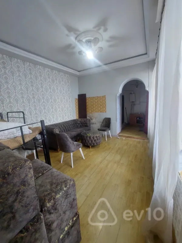 Kirayə verilir 3 otaqlı köhnə tikili 88 m²