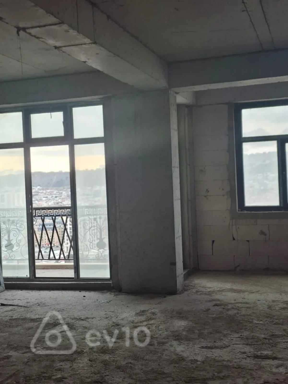 Satılır 2 otaqlı yeni tikili 95 m²