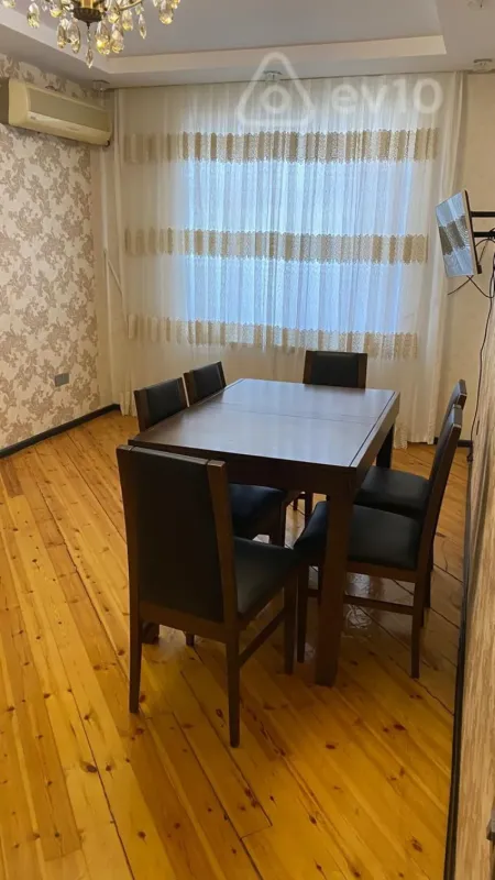 Kirayə verilir 3 otaqlı köhnə tikili 70 m²