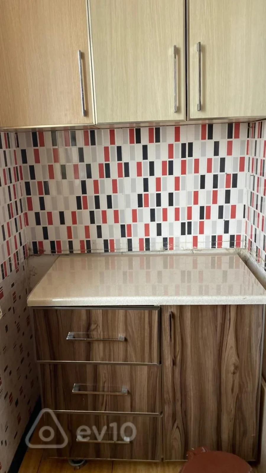 Kirayə verilir 3 otaqlı köhnə tikili 70 m²