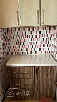 Kirayə verilir 3 otaqlı köhnə tikili 70 m²