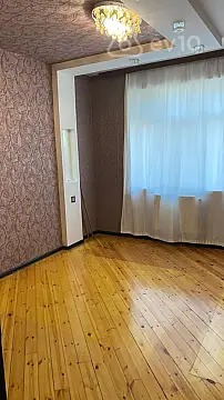 Kirayə verilir 3 otaqlı köhnə tikili 70 m²