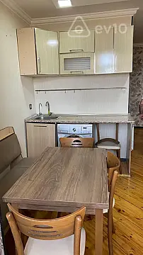 Kirayə verilir 3 otaqlı köhnə tikili 70 m²