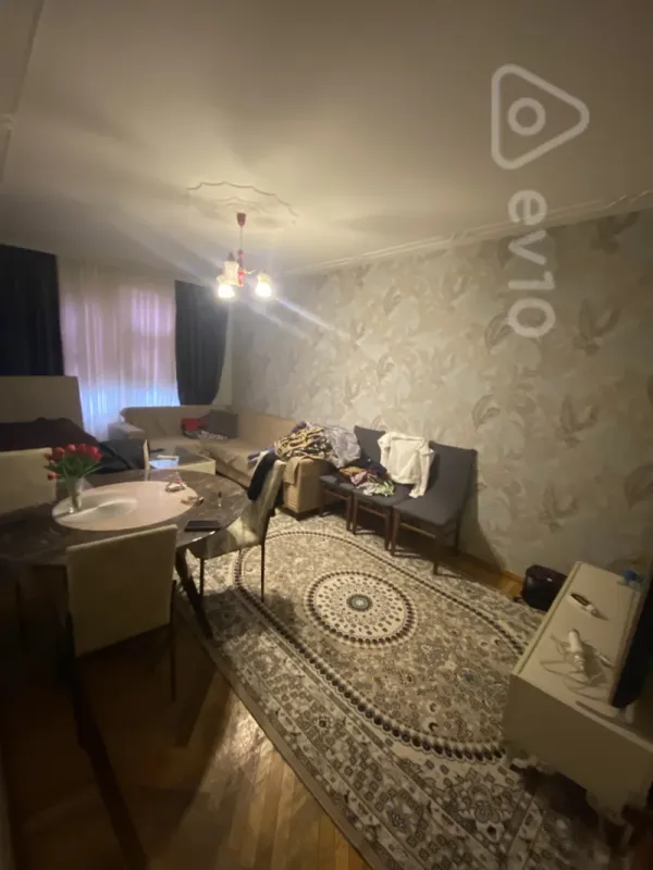 Satılır 2 otaqlı köhnə tikili 55 m²