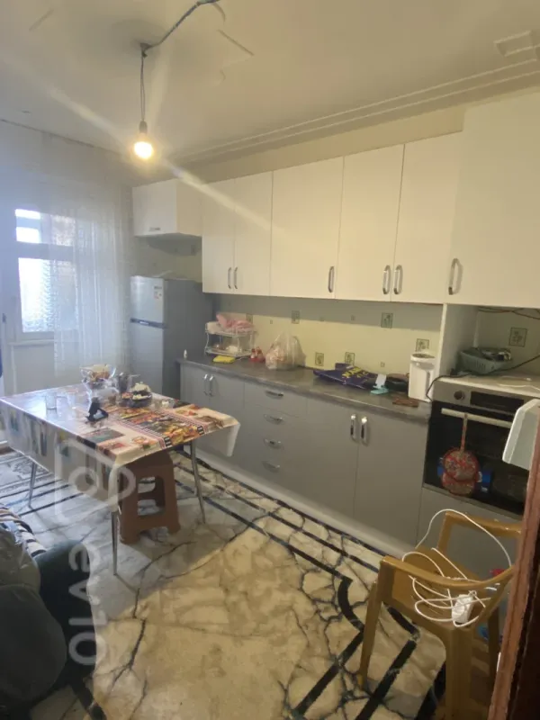 Satılır 2 otaqlı köhnə tikili 55 m²