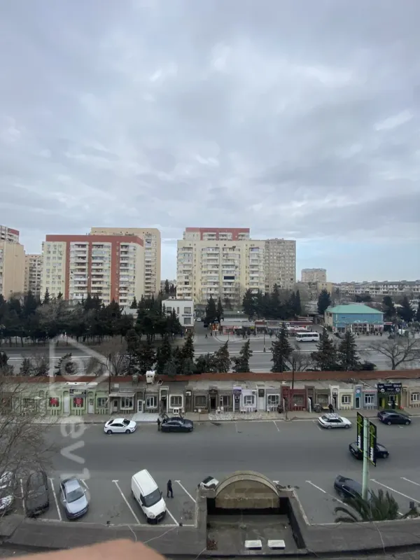 Satılır 2 otaqlı köhnə tikili 55 m²
