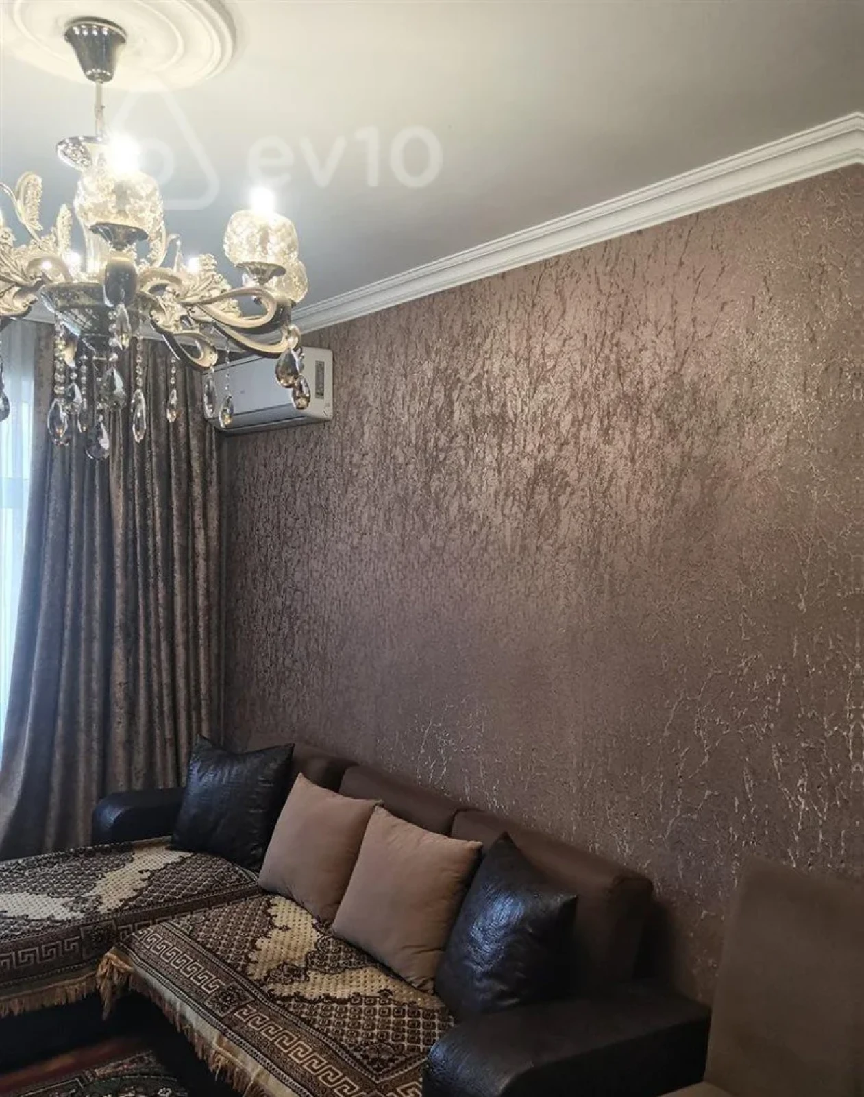 Satılır 2 otaqlı köhnə tikili 60 m²