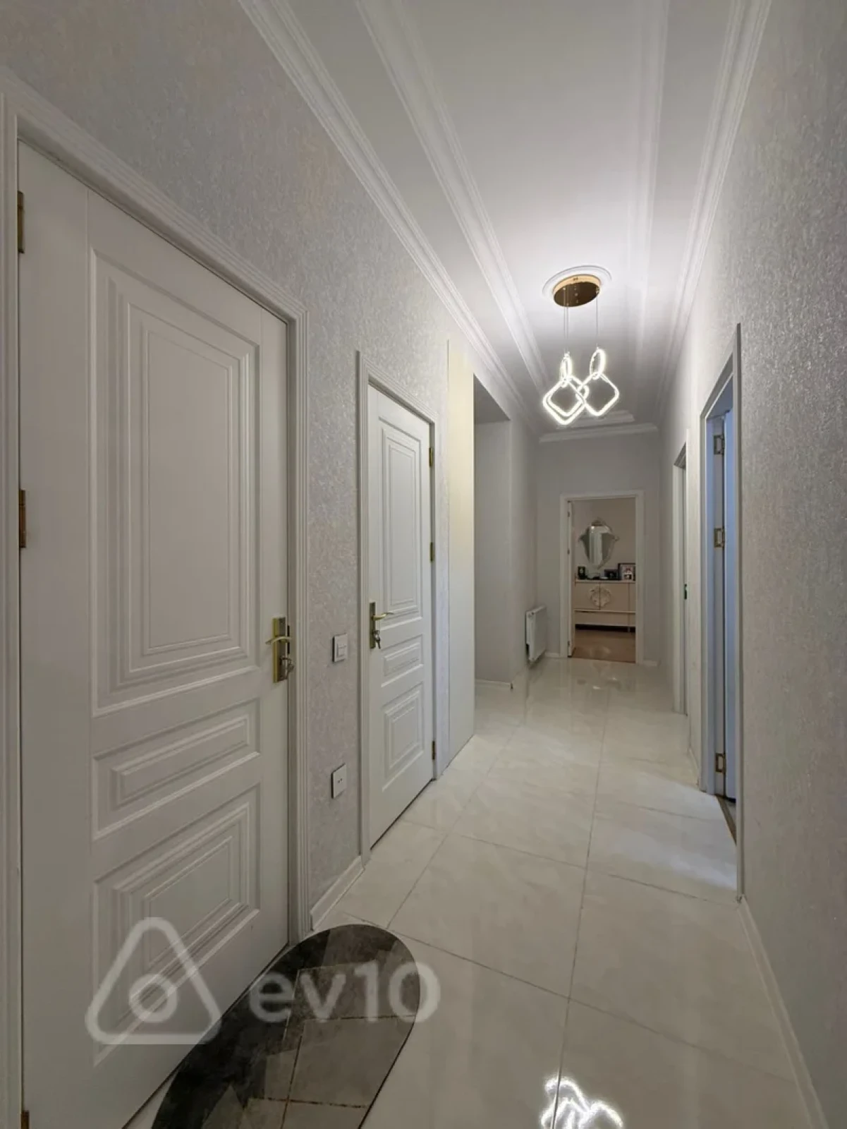 Satılır 3 otaqlı yeni tikili 92.5 m²