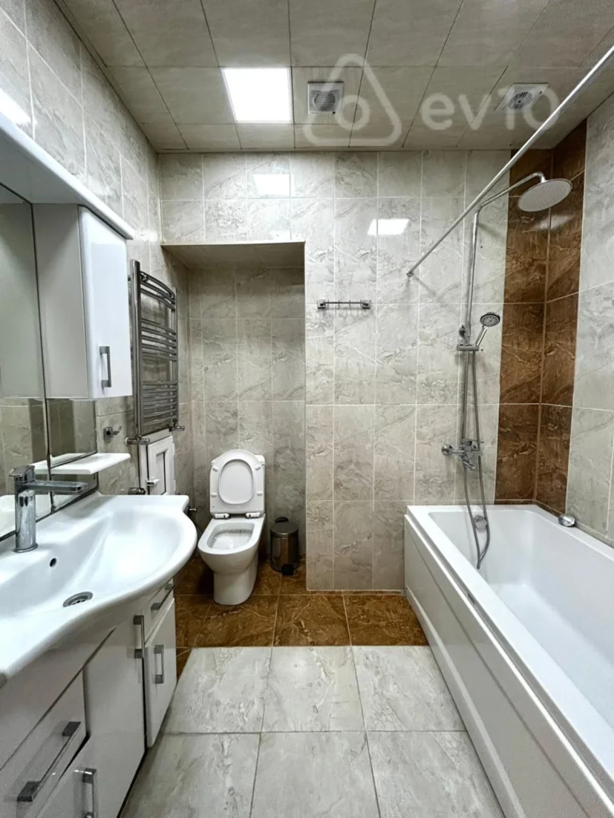 Satılır 3 otaqlı yeni tikili 85 m²