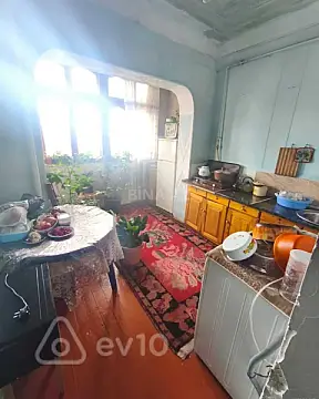 Satılır 2 otaqlı köhnə tikili 60 m²