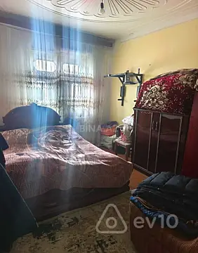 Satılır 2 otaqlı köhnə tikili 60 m²
