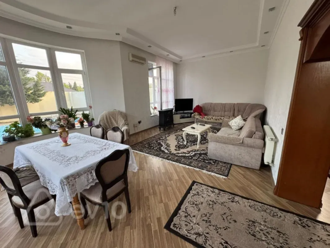 Kirayə verilir 4 otaqlı həyət evi 250 m²