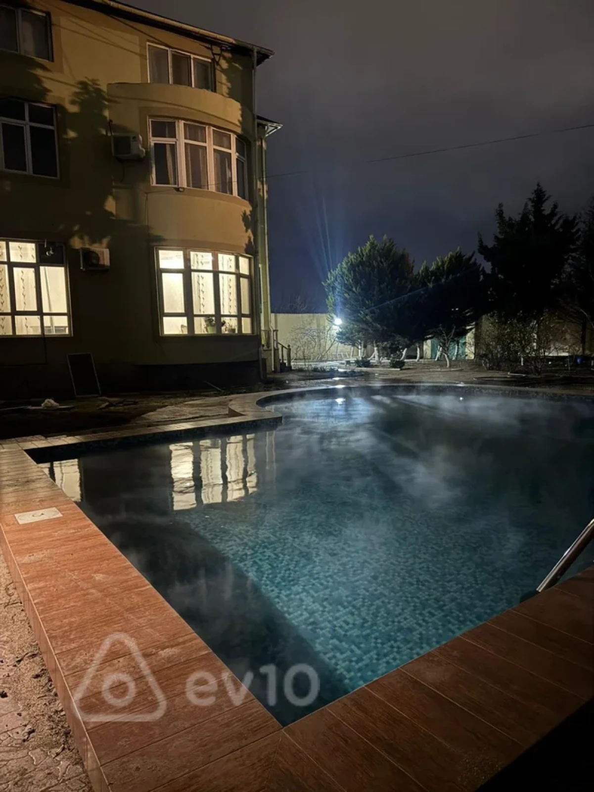 Kirayə verilir 4 otaqlı həyət evi 250 m²