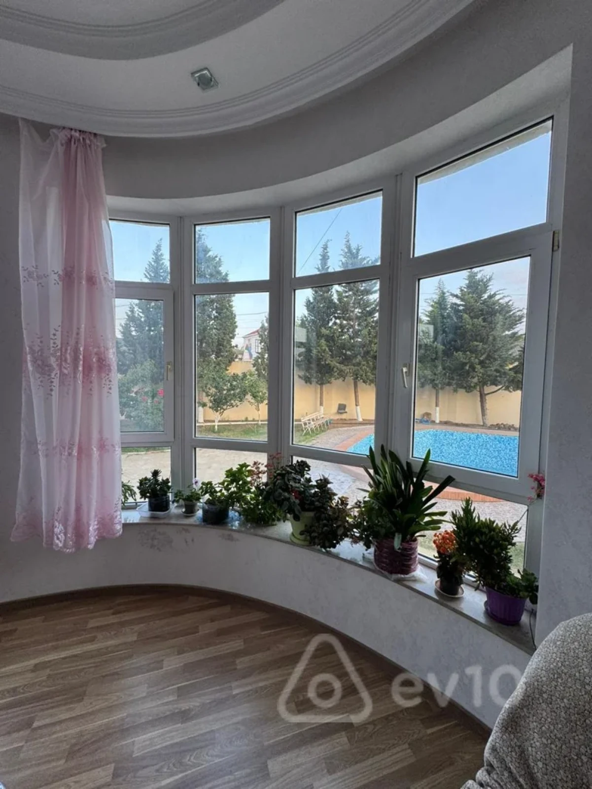Kirayə verilir 4 otaqlı həyət evi 250 m²