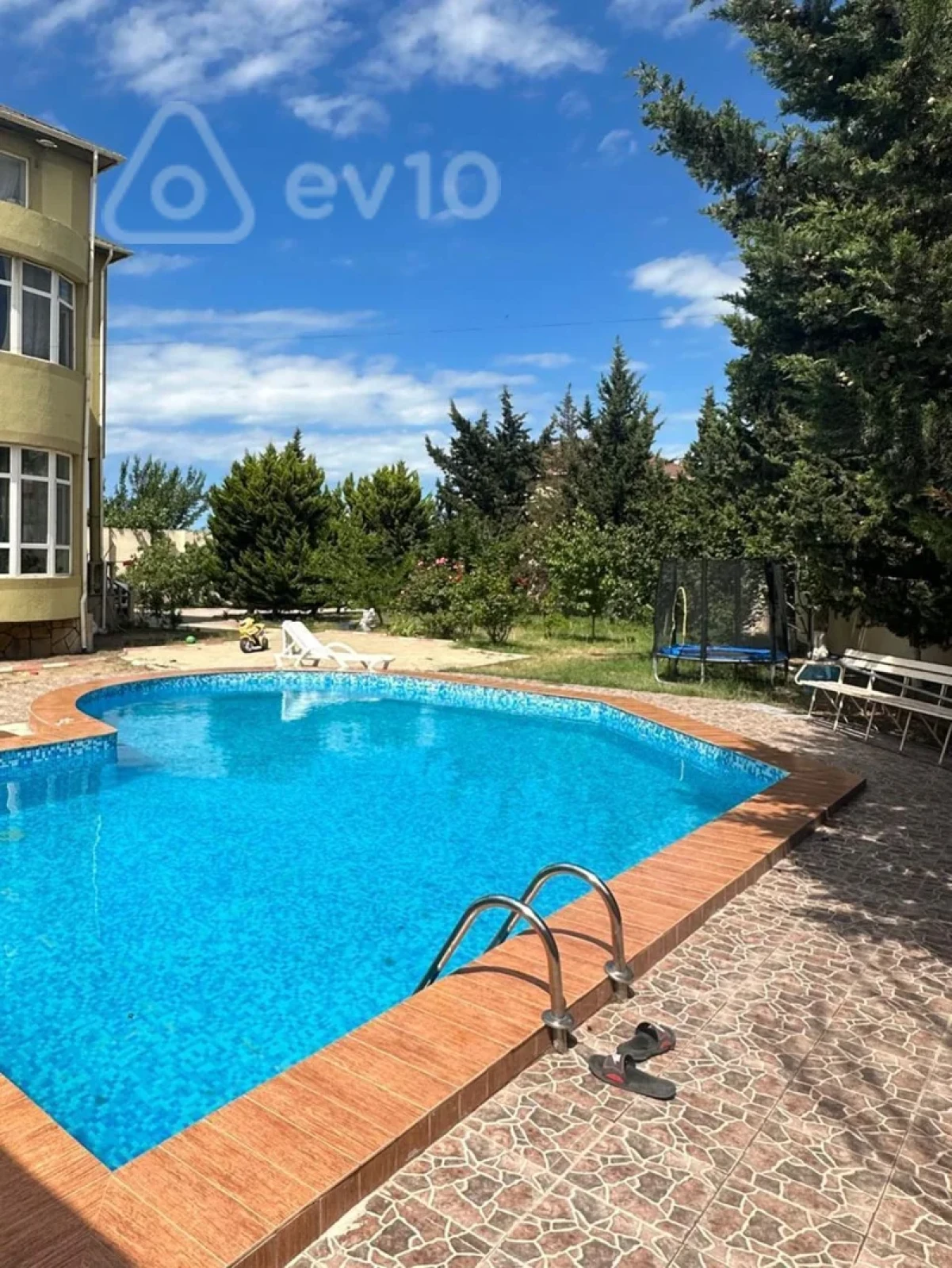 Kirayə verilir 4 otaqlı həyət evi 250 m²