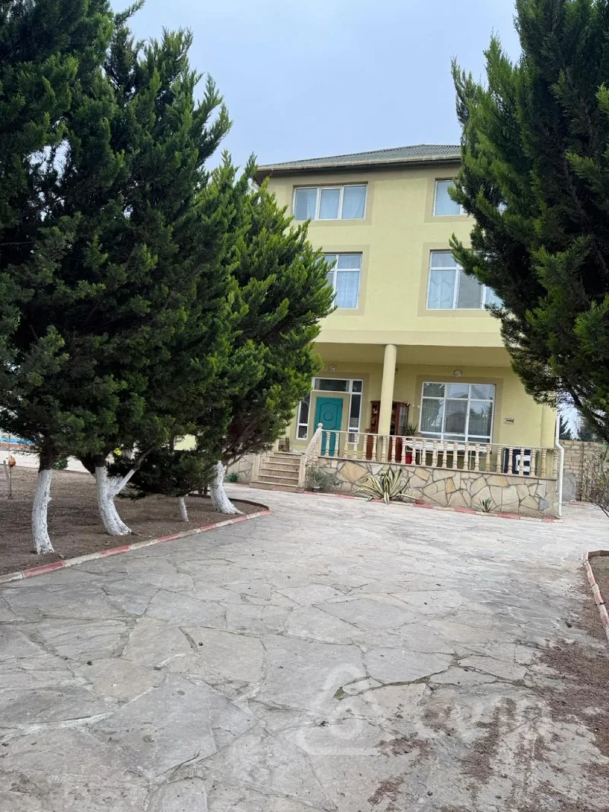 Kirayə verilir 4 otaqlı həyət evi 250 m²