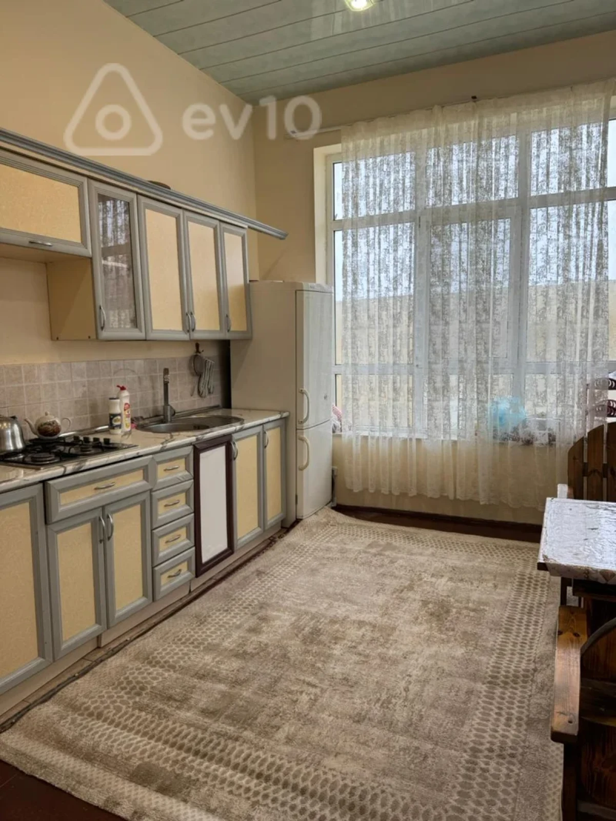 Kirayə verilir 4 otaqlı həyət evi 250 m²