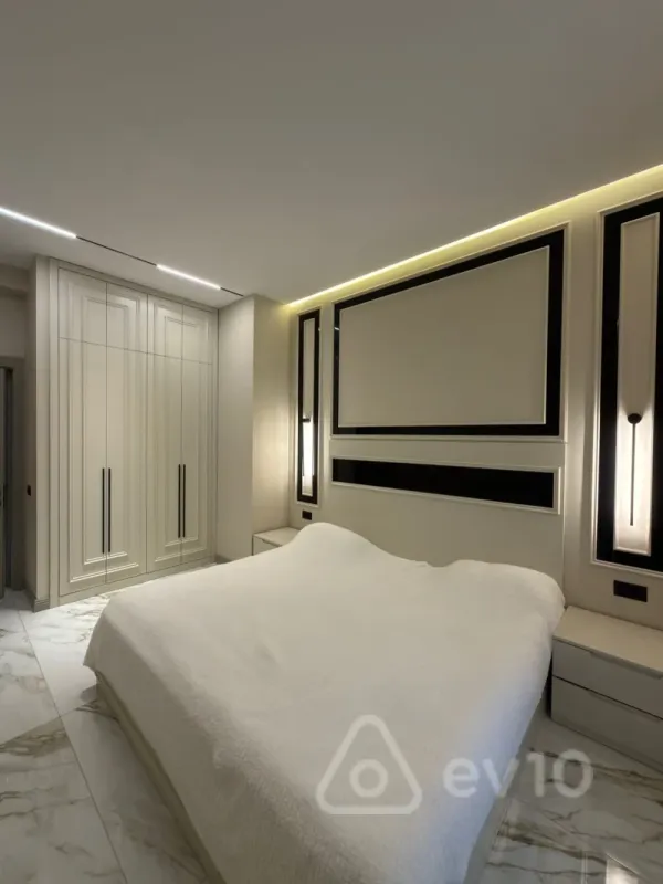 Satılır 3 otaqlı yeni tikili 105 m²