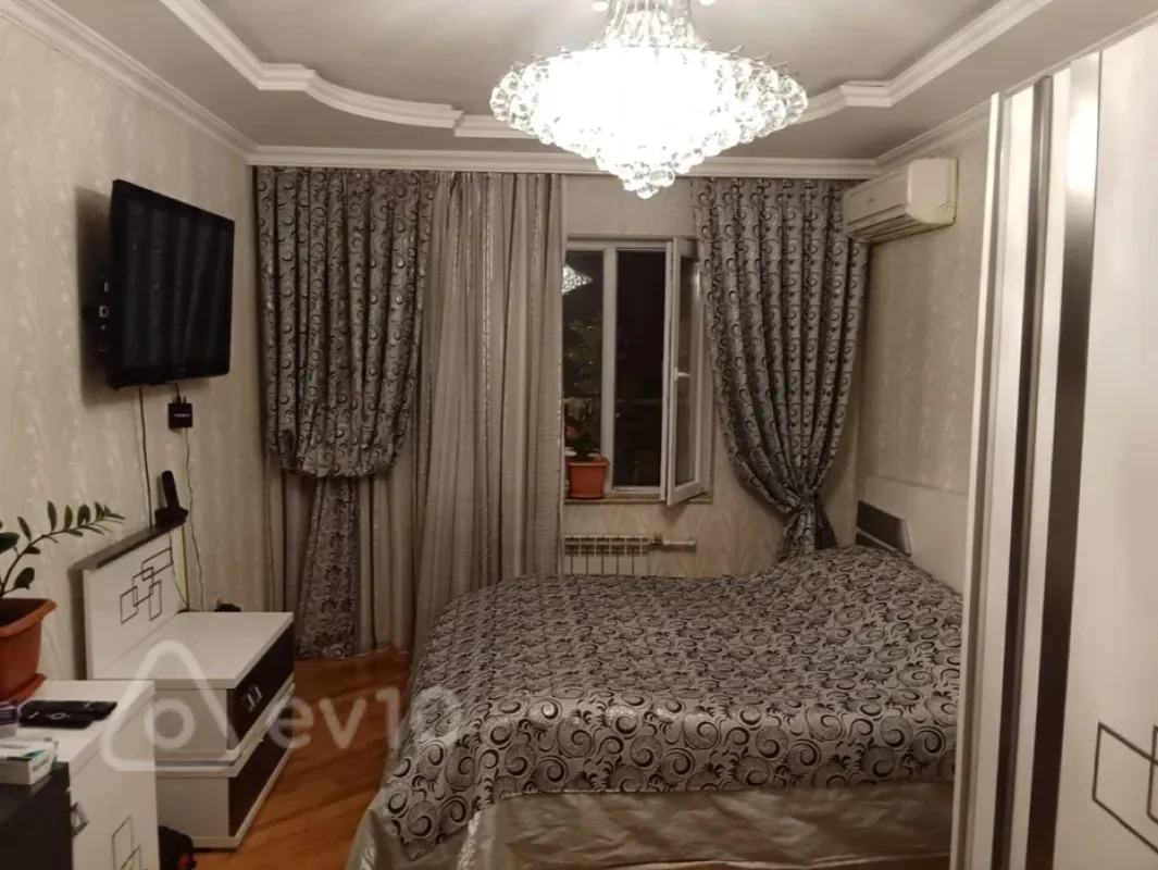 Satılır 3 otaqlı köhnə tikili 75 m²