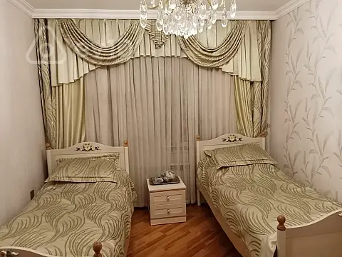 Satılır 3 otaqlı köhnə tikili 75 m²