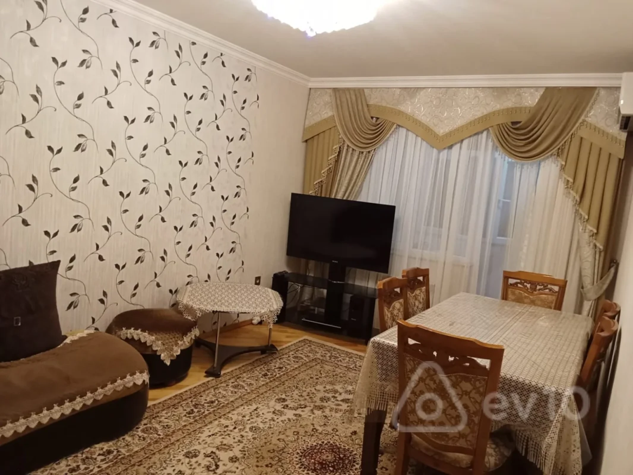 Satılır 3 otaqlı köhnə tikili 75 m²