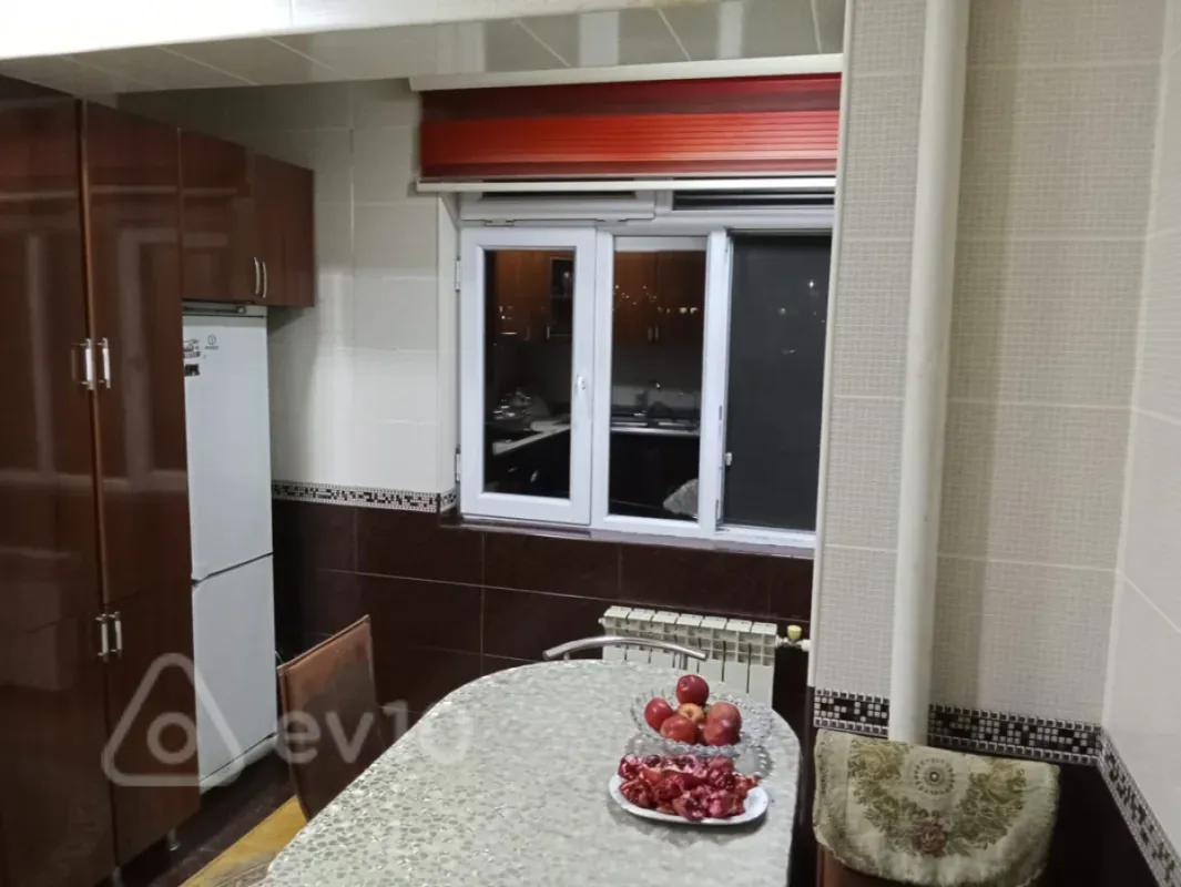 Satılır 3 otaqlı köhnə tikili 75 m²
