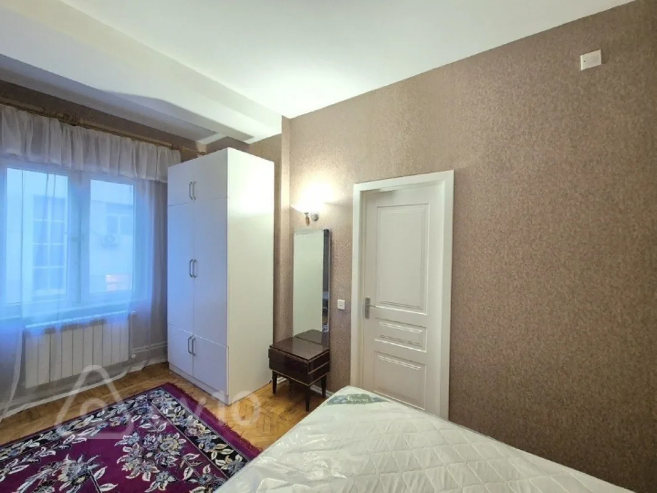 Kirayə verilir 2 otaqlı köhnə tikili 60 m²