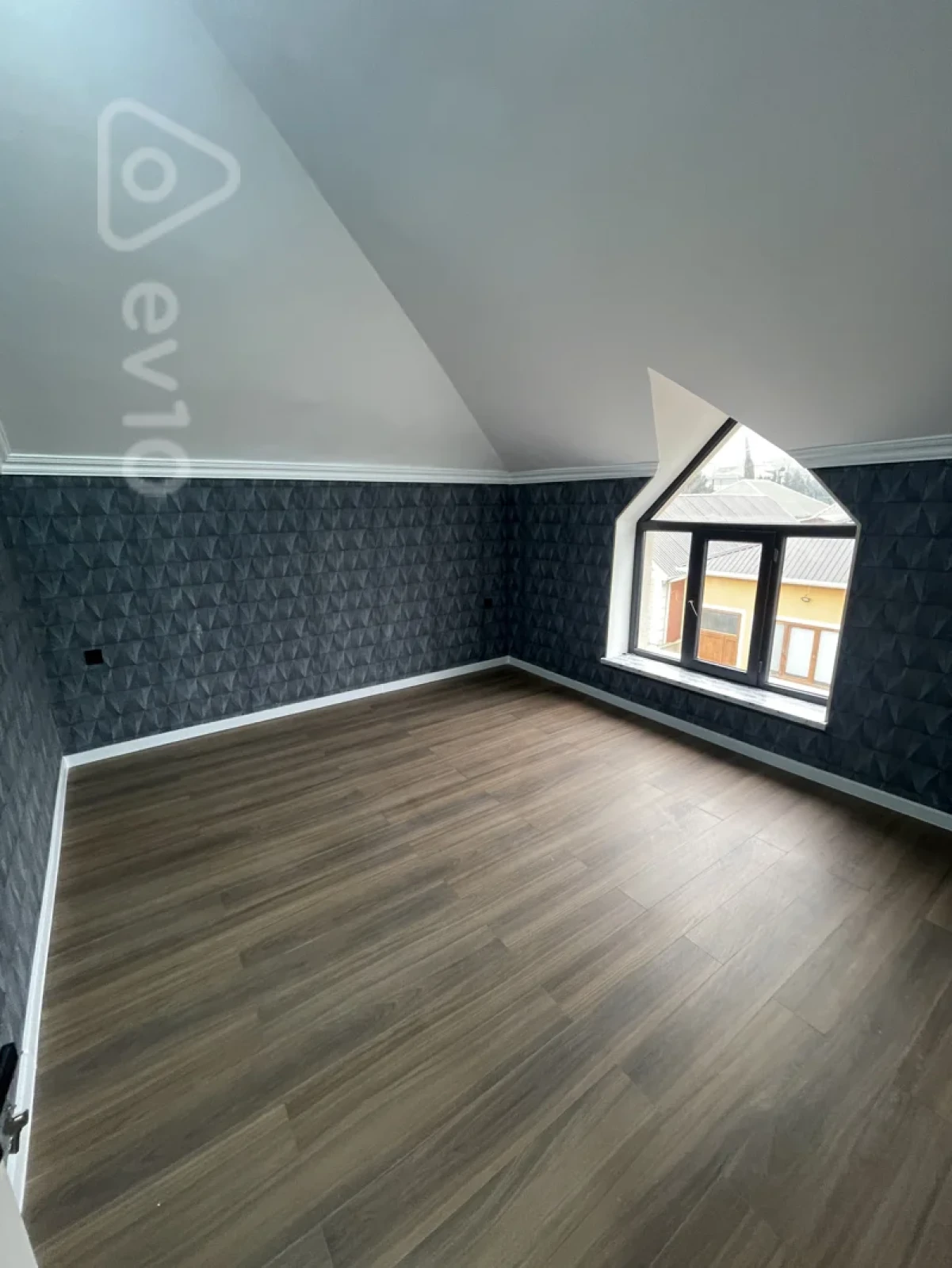 Satılır 6 otaqlı həyət evi 96 m²
