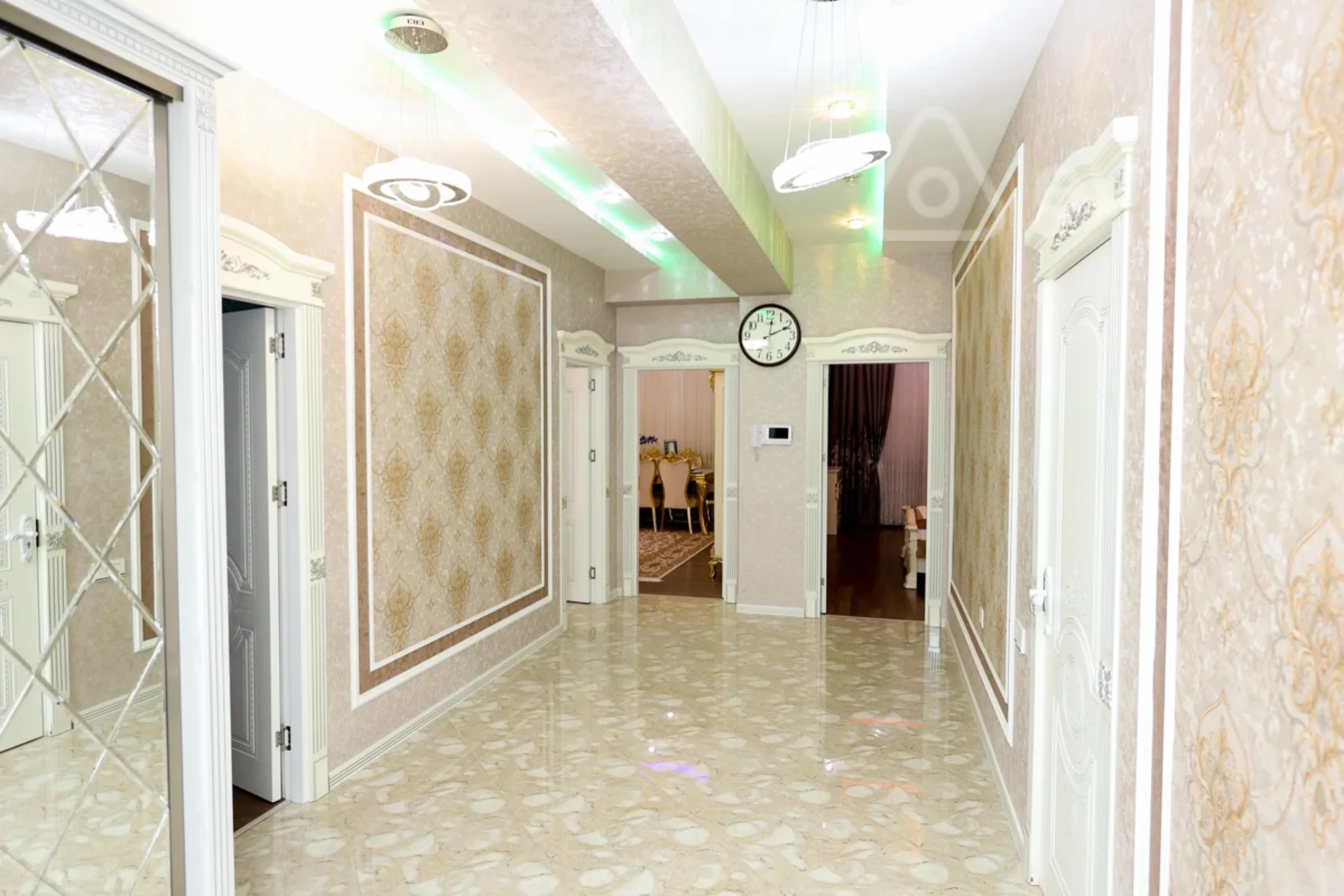 Satılır 3 otaqlı yeni tikili 115 m²