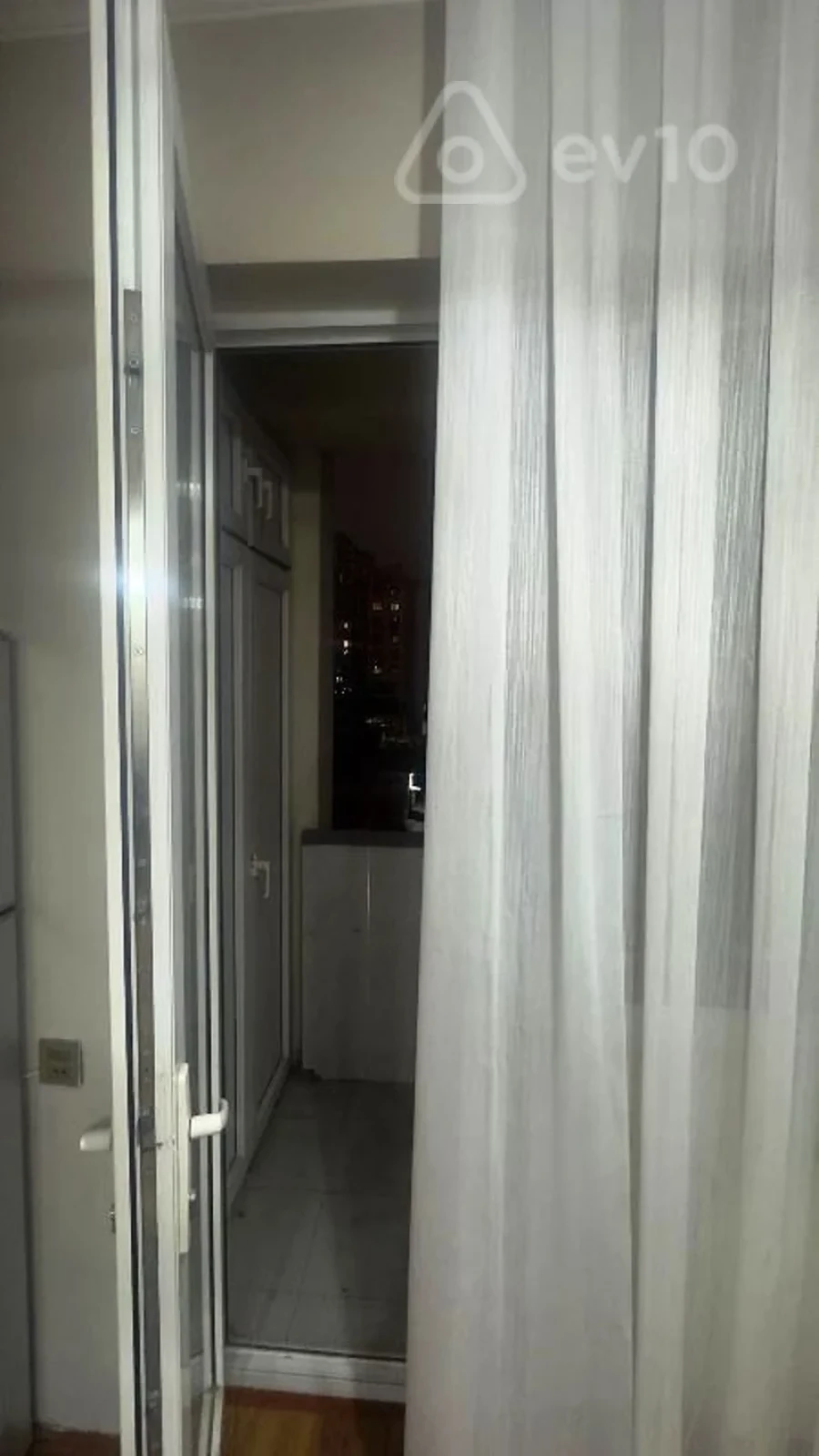 Satılır 1 otaqlı köhnə tikili 36 m²