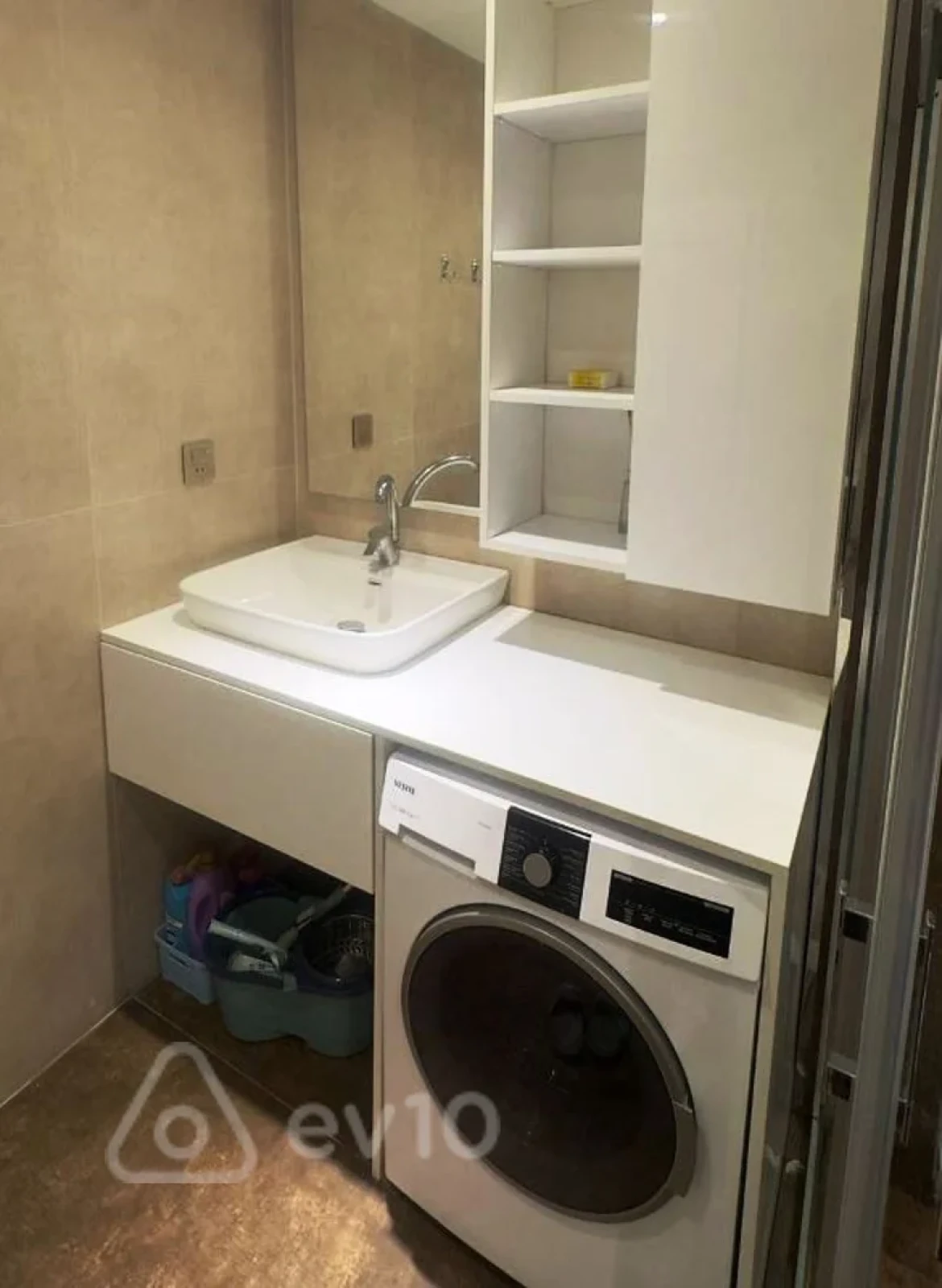 Satılır 1 otaqlı köhnə tikili 36 m²