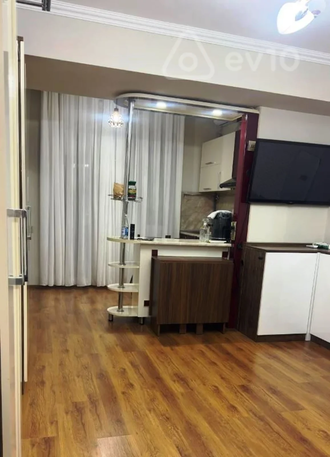 Satılır 1 otaqlı köhnə tikili 36 m²