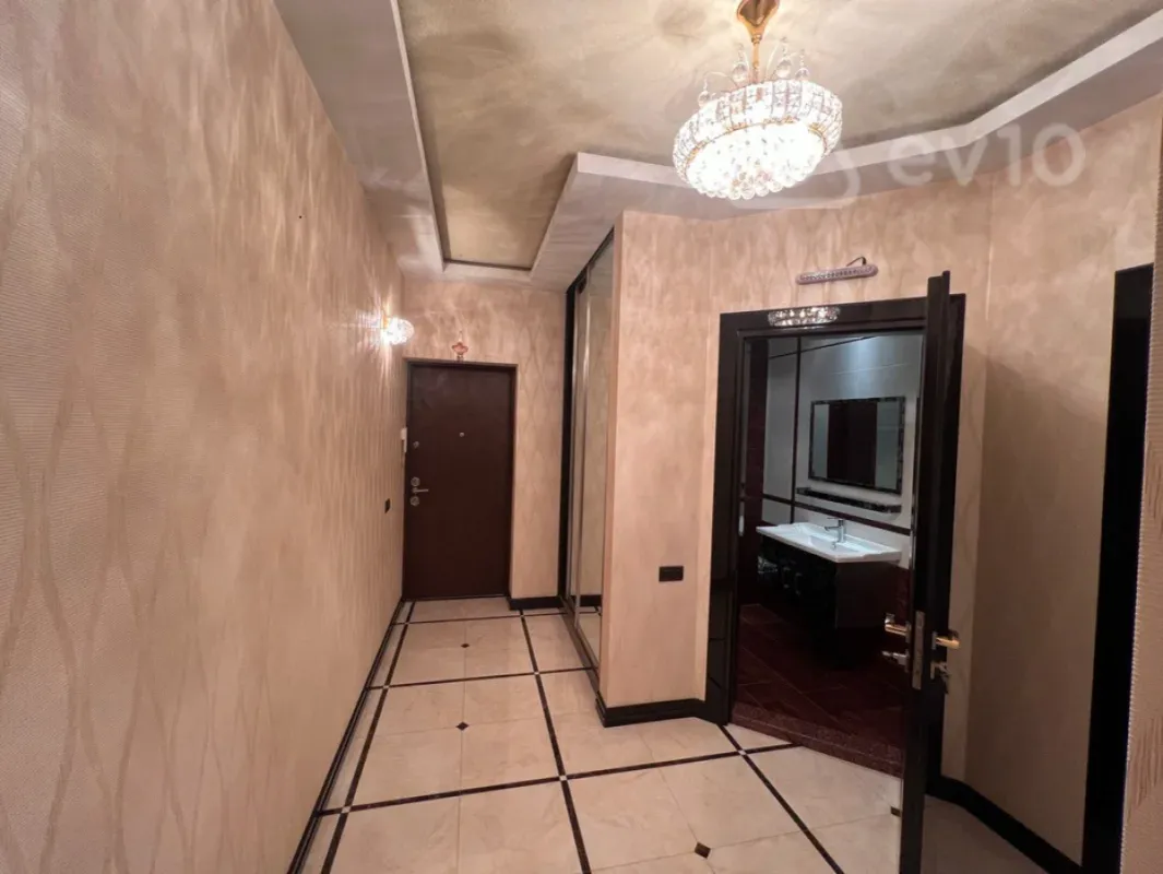 Kirayə verilir 2 otaqlı yeni tikili 95 m²