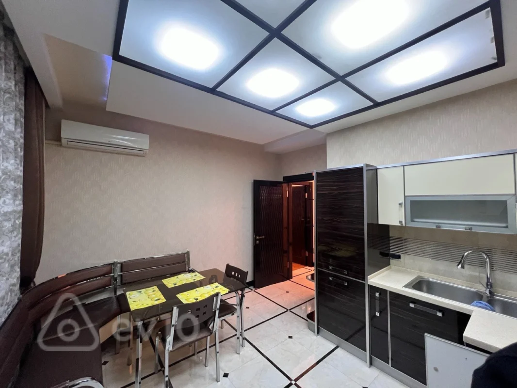 Kirayə verilir 2 otaqlı yeni tikili 95 m²