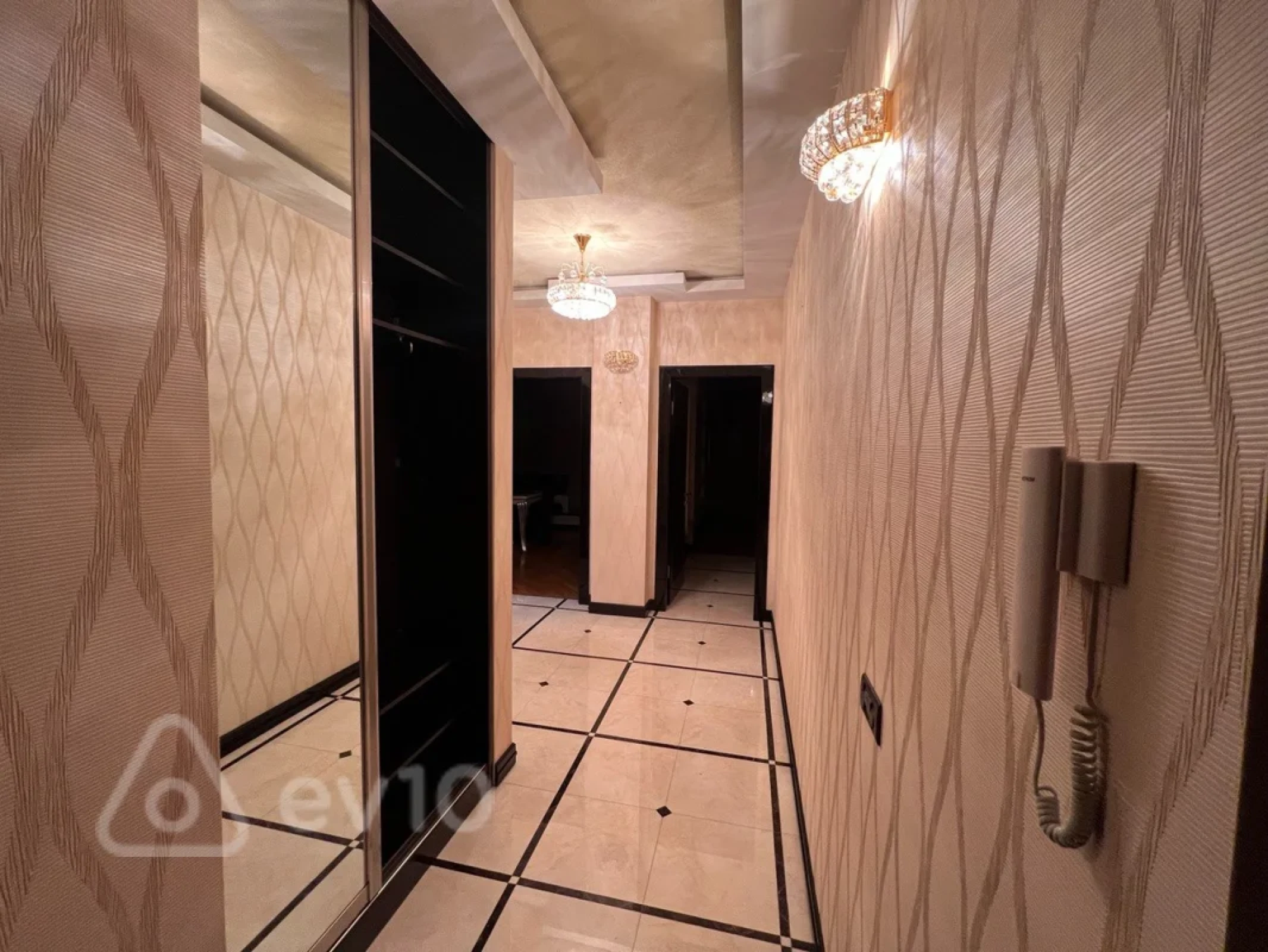 Kirayə verilir 2 otaqlı yeni tikili 95 m²