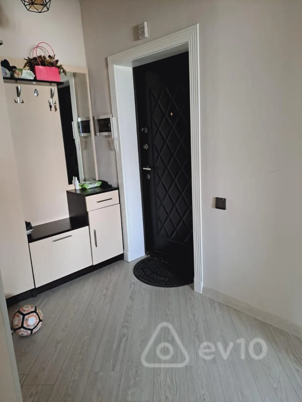 Satılır 3 otaqlı yeni tikili 95 m²