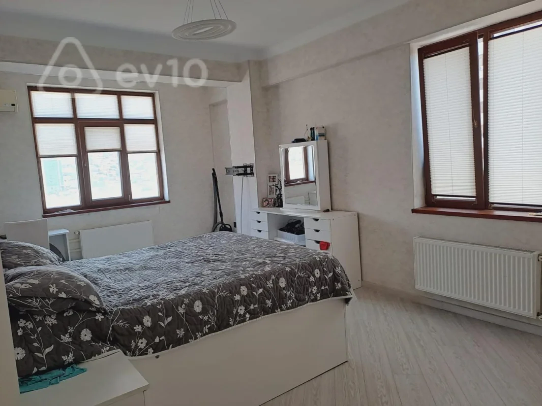 Satılır 3 otaqlı yeni tikili 95 m²