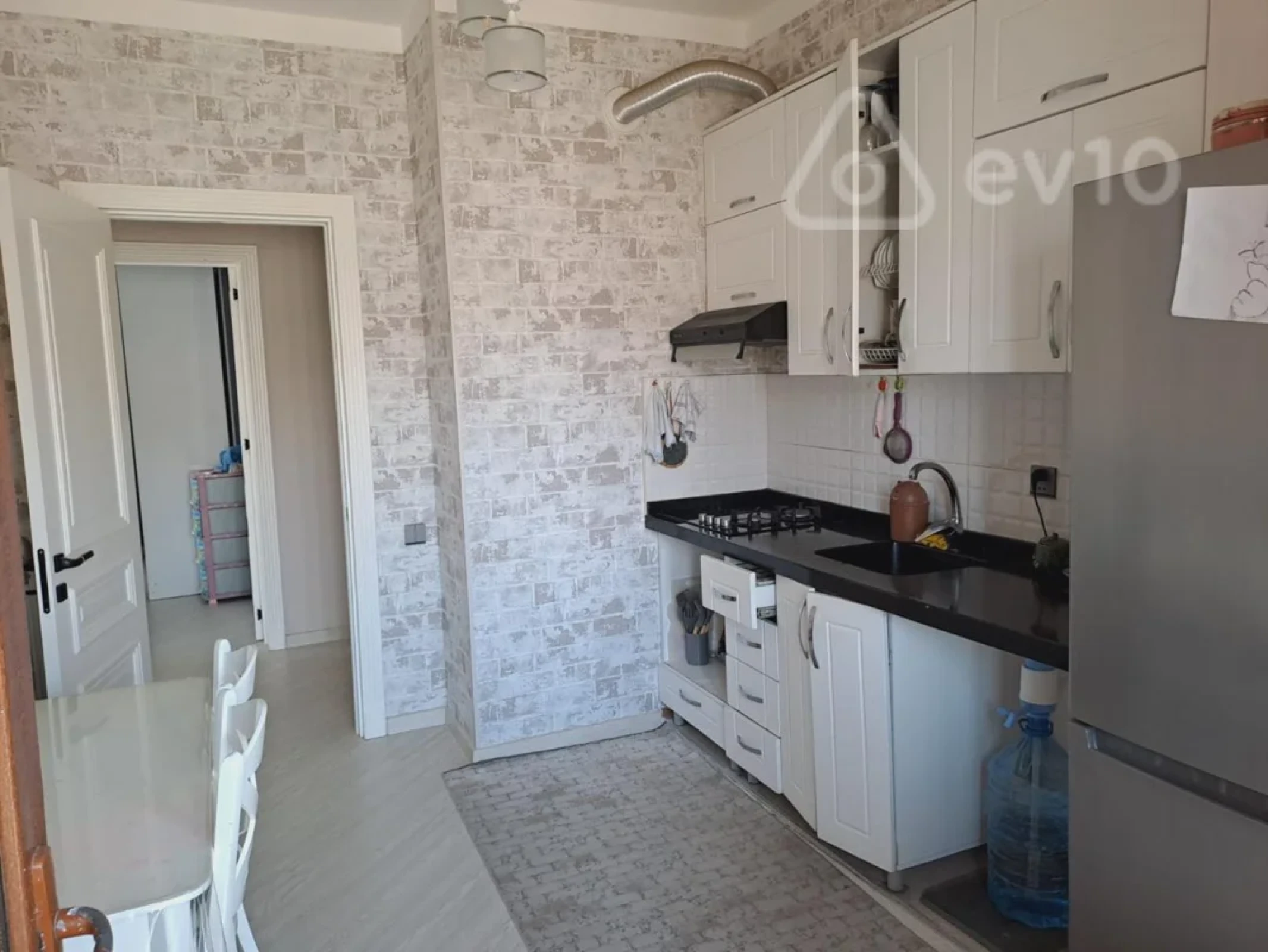 Satılır 3 otaqlı yeni tikili 95 m²
