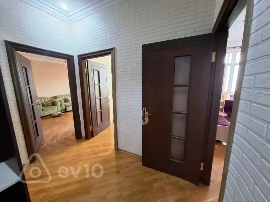 Kirayə verilir 3 otaqlı yeni tikili 100 m²