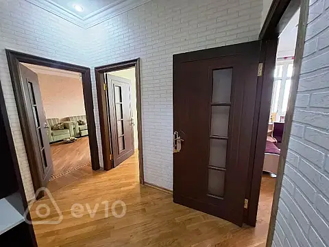 Kirayə verilir 3 otaqlı yeni tikili 100 m²