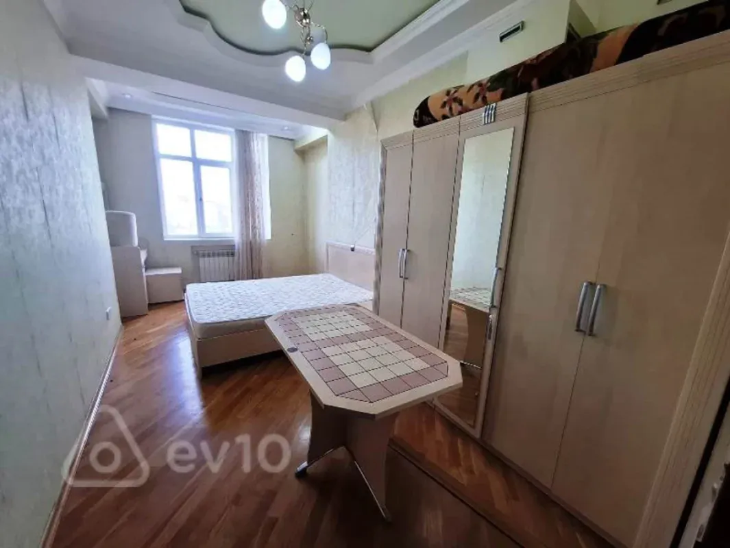 Kirayə verilir 3 otaqlı yeni tikili 100 m²