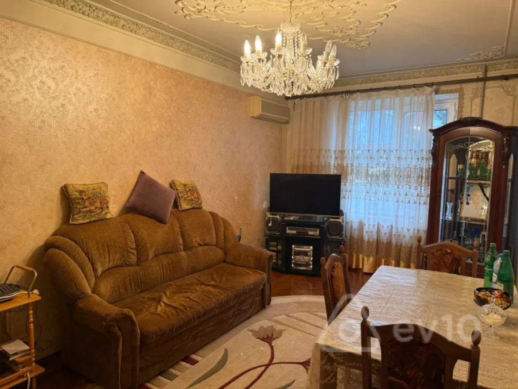 Satılır 3 otaqlı köhnə tikili 85 m²