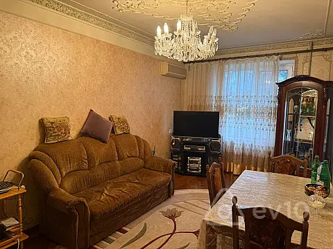 Satılır 3 otaqlı köhnə tikili 85 m² — Bakı, Binəqədi 3 otaq 85.00 m²