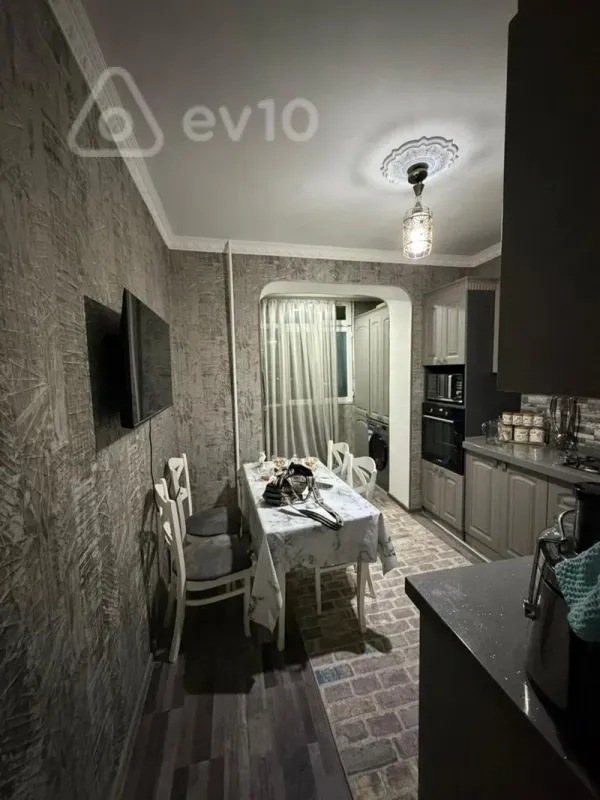 Satılır 3 otaqlı köhnə tikili 85 m²
