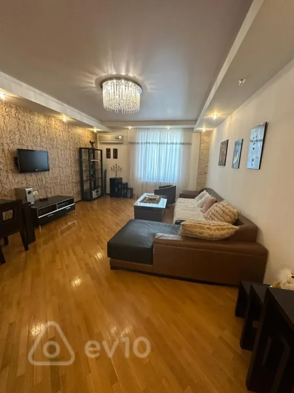 Kirayə verilir 3 otaqlı yeni tikili 130 m²
