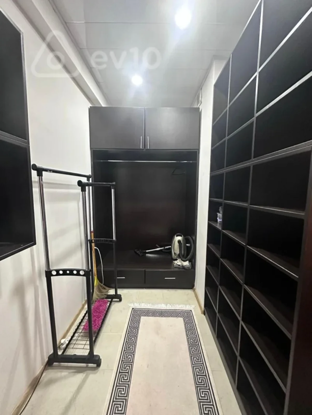 Kirayə verilir 3 otaqlı yeni tikili 130 m²