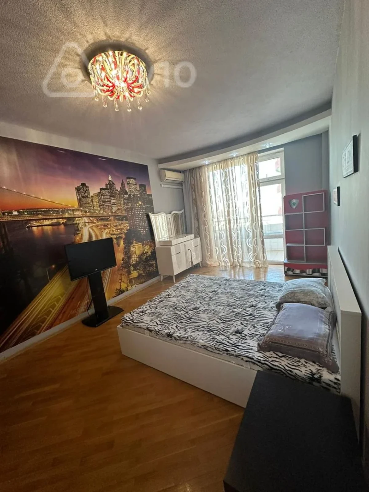 Kirayə verilir 3 otaqlı yeni tikili 130 m²