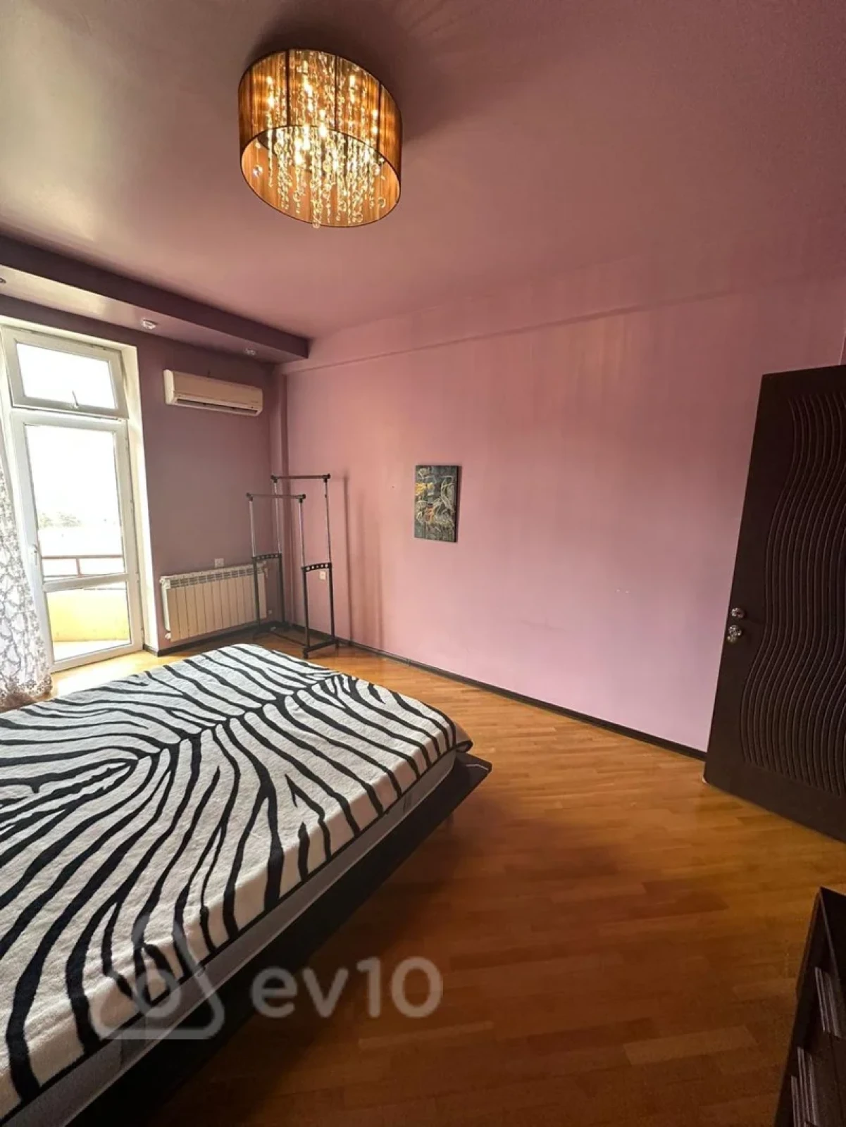 Kirayə verilir 3 otaqlı yeni tikili 130 m²