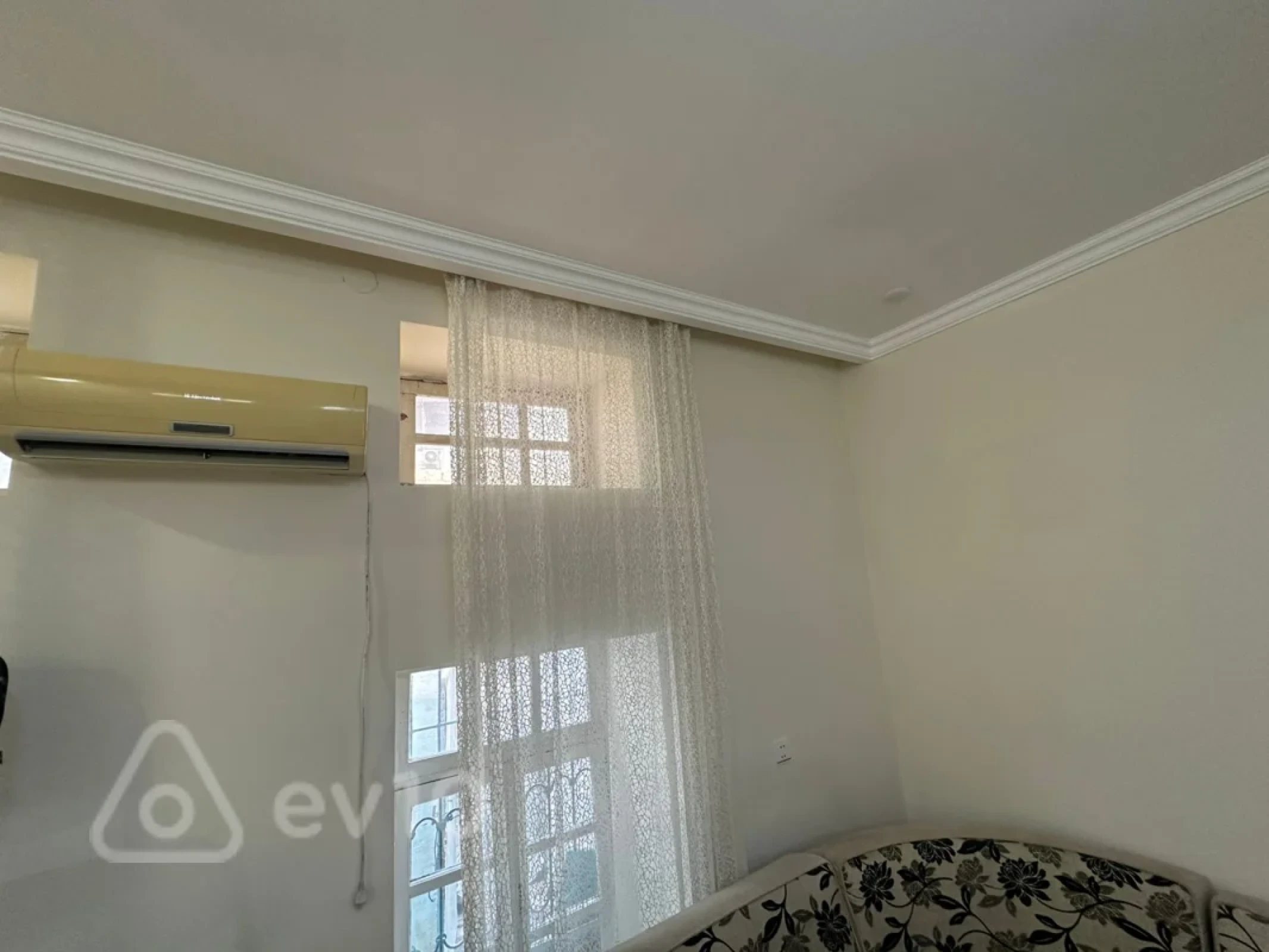 Kirayə verilir 2 otaqlı köhnə tikili 60 m²