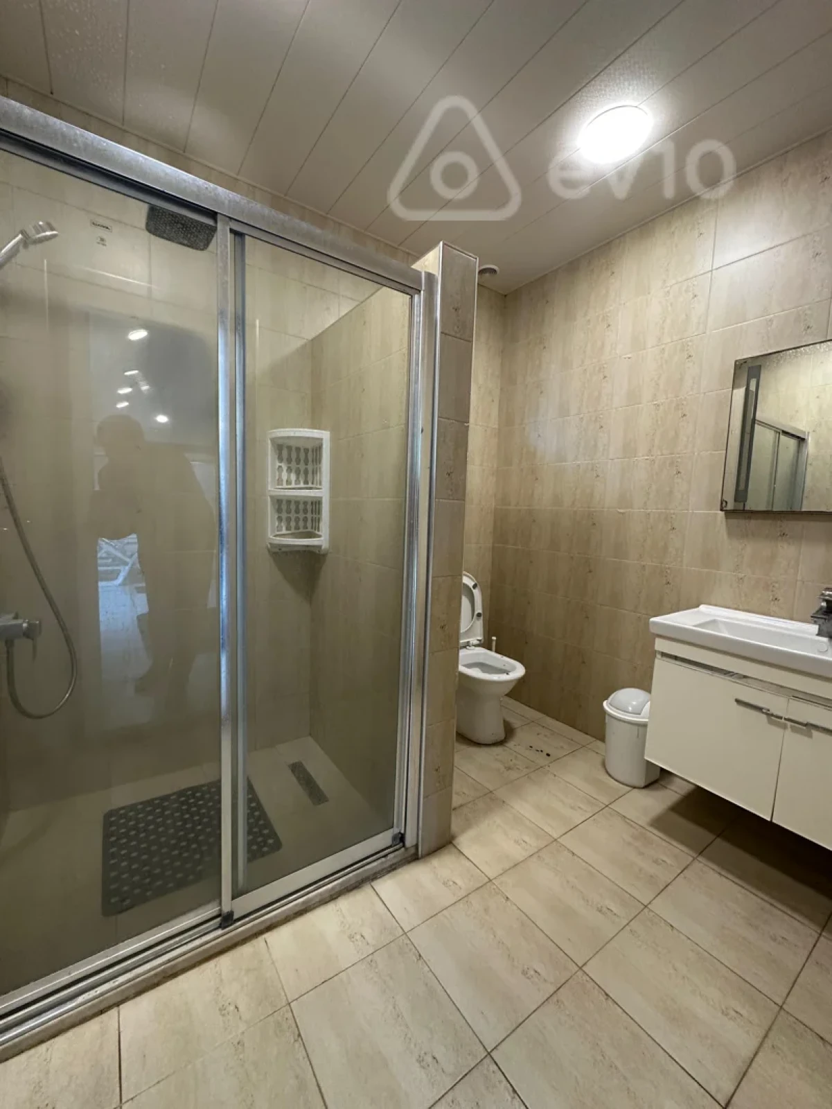 Satılır 4 otaqlı həyət evi 240 m²